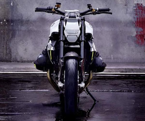 BMW выпустила спортивный мотоцикл-родстер новой модели